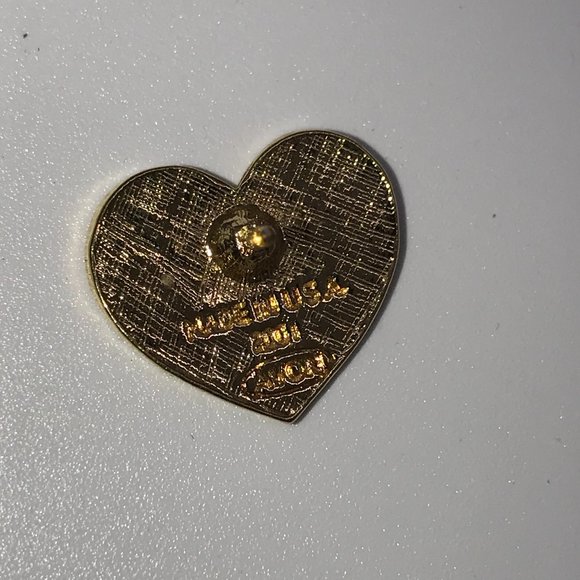 Heart American Flag Avon Pin - Picture 2 of 4